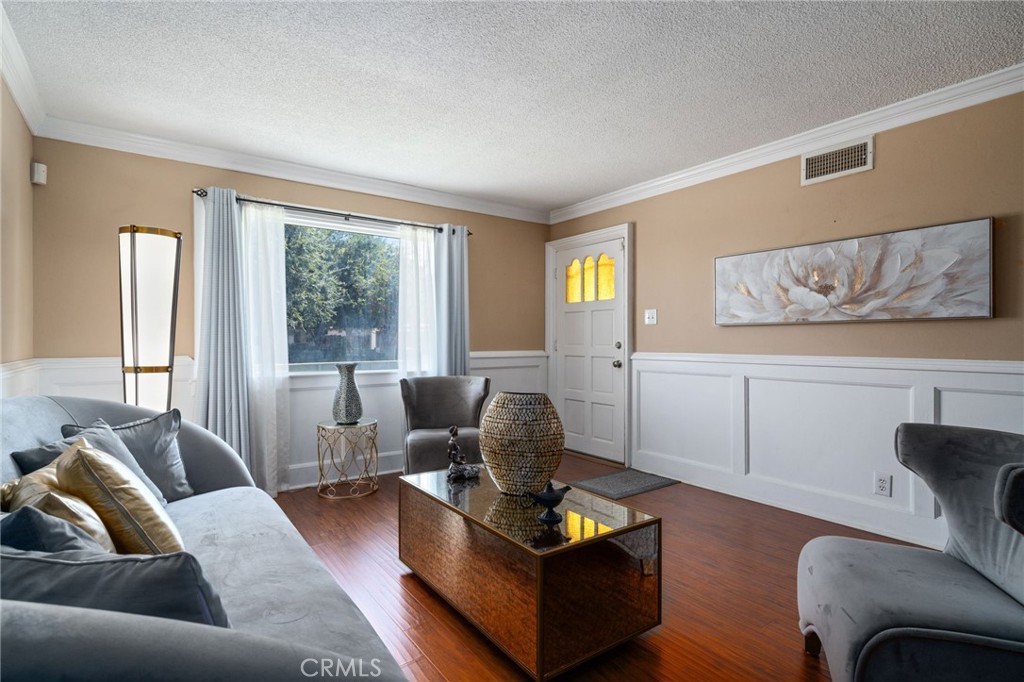 4088 Lively Street Riverside, CA 92505 - Photo 5 of 28