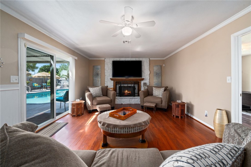 4088 Lively Street Riverside, CA 92505 - Photo 7 of 28