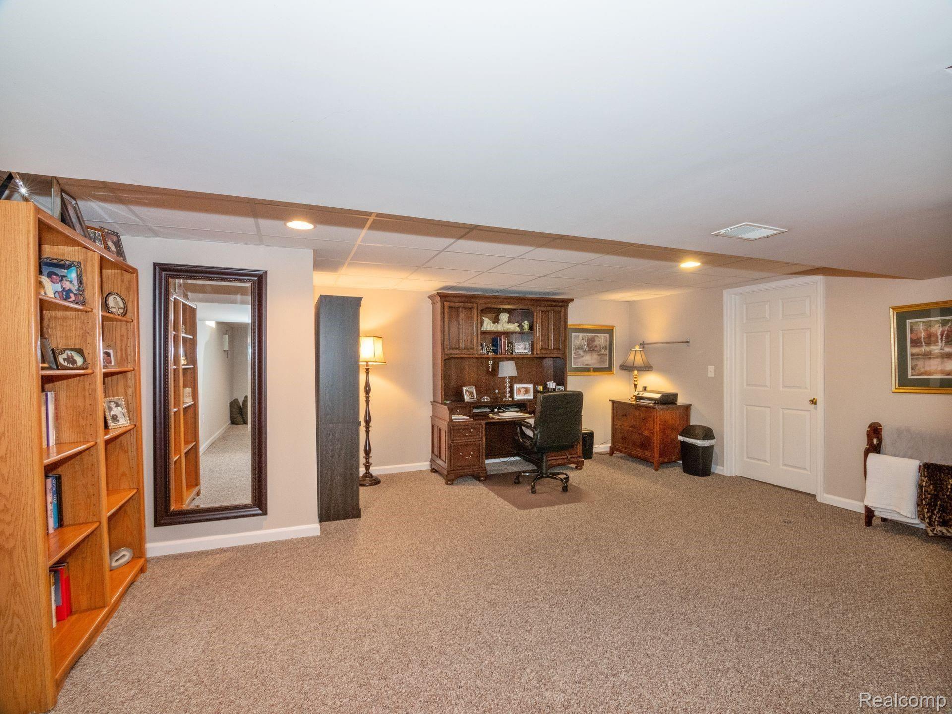 16612 Country Ridge Lane, Unit 62 Macomb, MI 48044 - Photo 19 of 25 C3FF7962-A221-4AE6-AB40-54186B927B0C.jpeg
