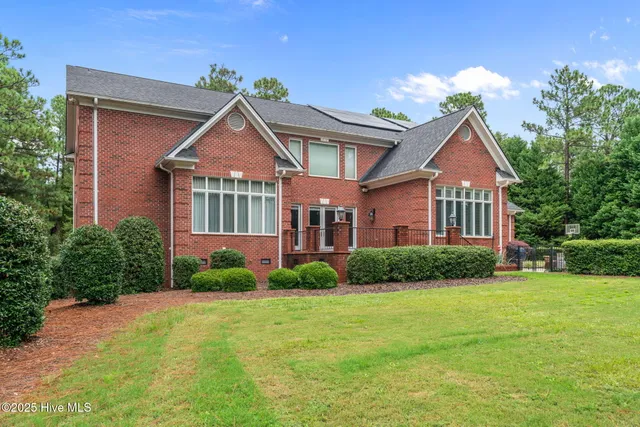 $1,295,000 | 16 Mulbren Court, Pinehurst, NC 28374