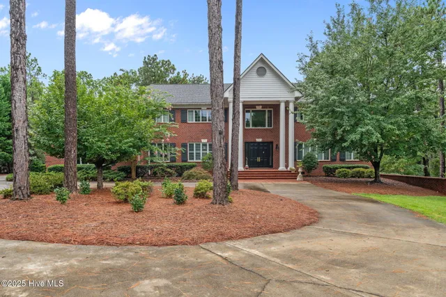 $1,295,000 | 16 Mulbren Court, Pinehurst, NC 28374