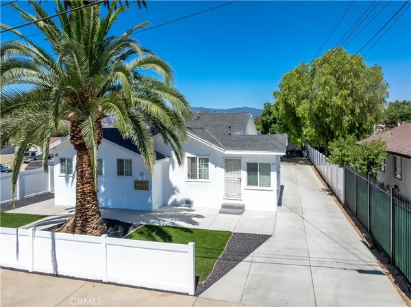 $999,000 | 111 South Lindsay Street, Lake Elsinore, CA 92530