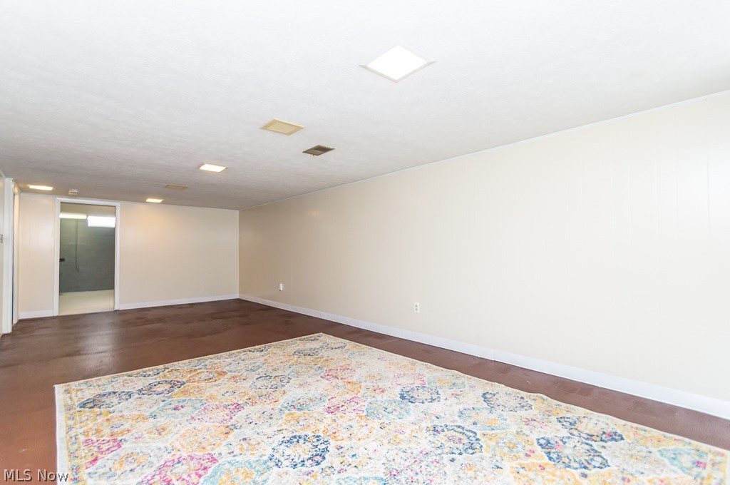 1733 Roselawn Road Cleveland, OH 44124 - Photo 29 of 35 Gallery Image 29
