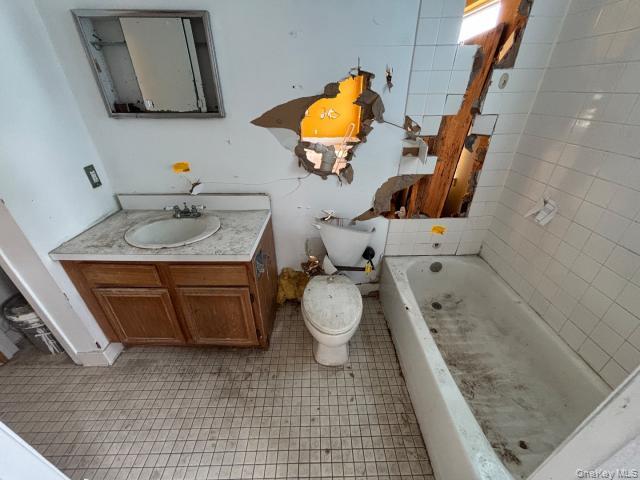 13 Merril Place Inwood, NY 11096 - Photo 4 of 16