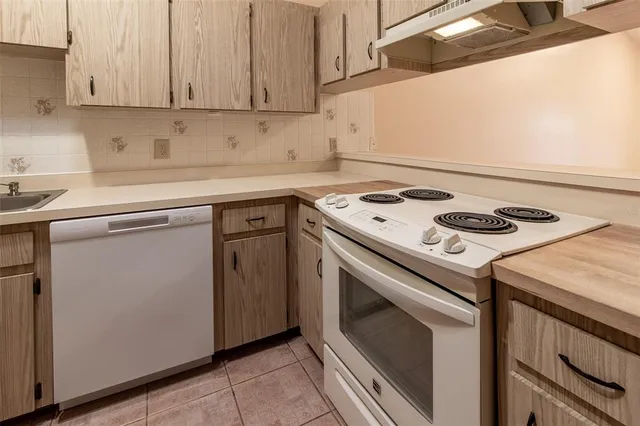 $169,500 | 10918 Southeast 50th Avenue, Belleview, FL 34420