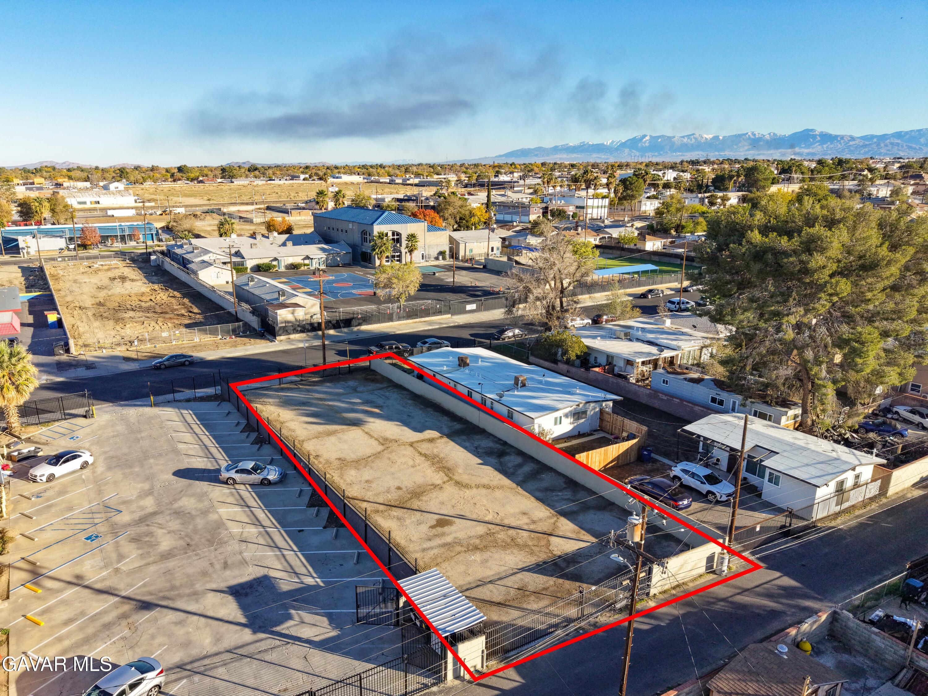 Cedar Avenue Vic Avenue, Unit J Lancaster, CA 93534 - Photo 13 of 14 a picture of city view