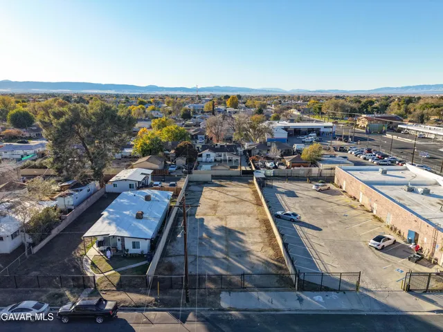 a picture of city view