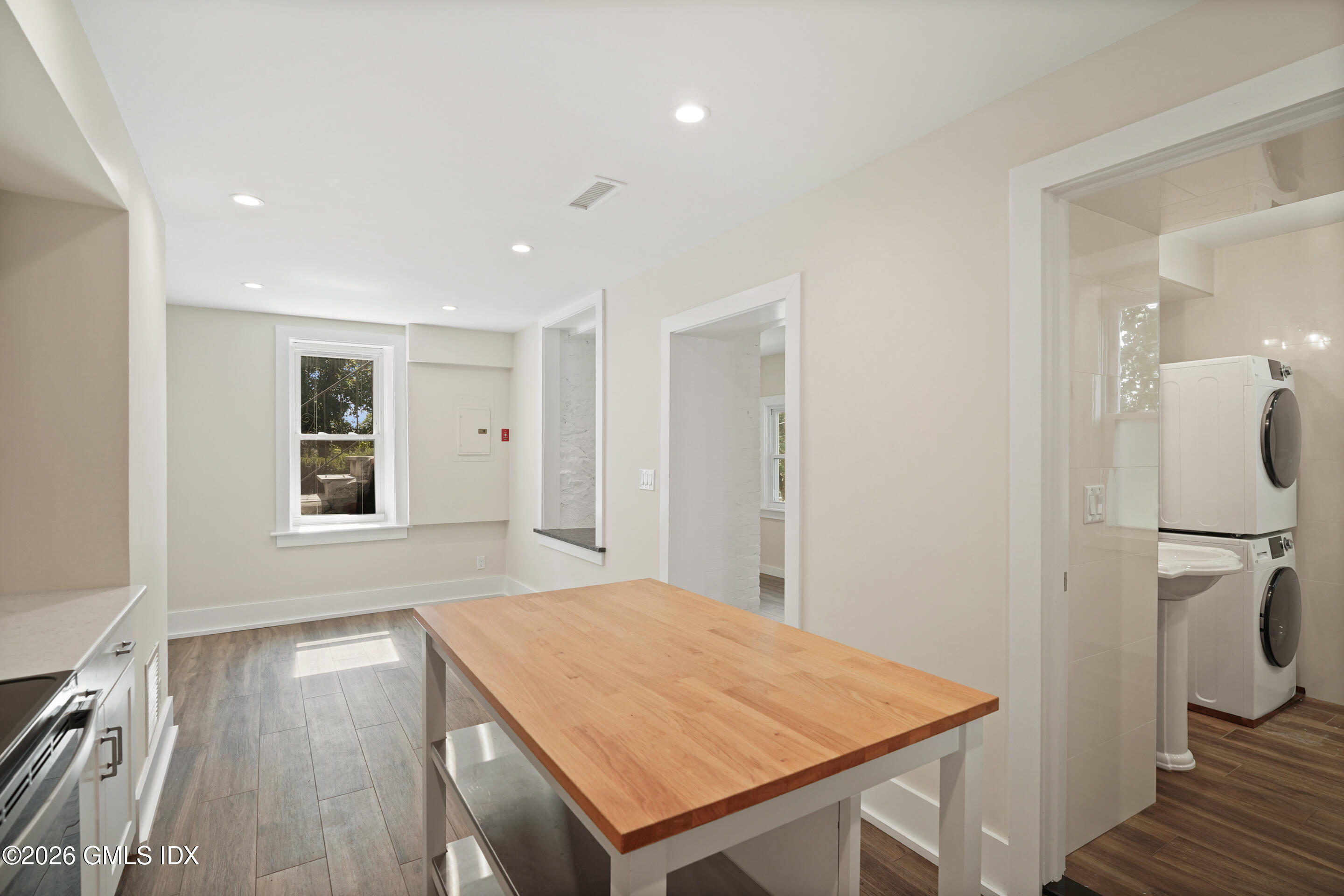 36 Decatur Street, Unit 4 Cos Cob, CT 06807 - Photo 14 of 21 DSC01552_1