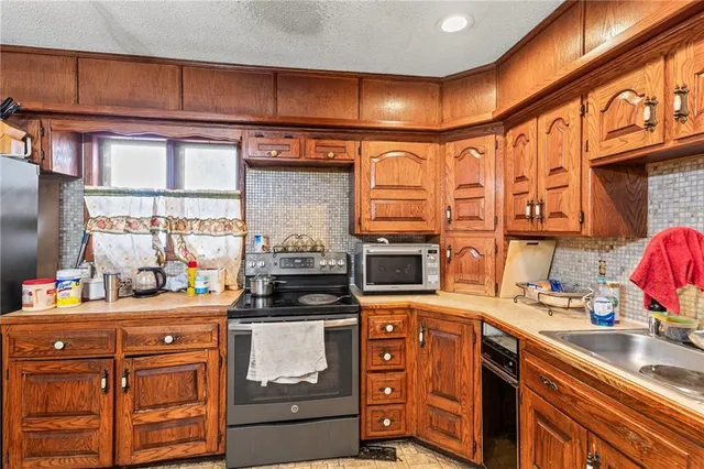 $185,000 | 6502 Leavenworth Road, Kansas City, KS 66104