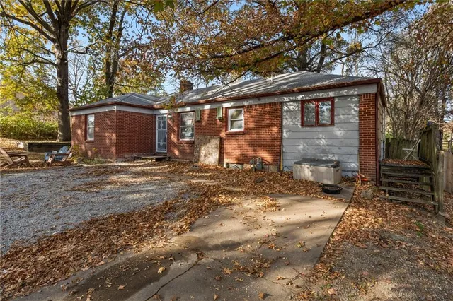 $185,000 | 6502 Leavenworth Road, Kansas City, KS 66104