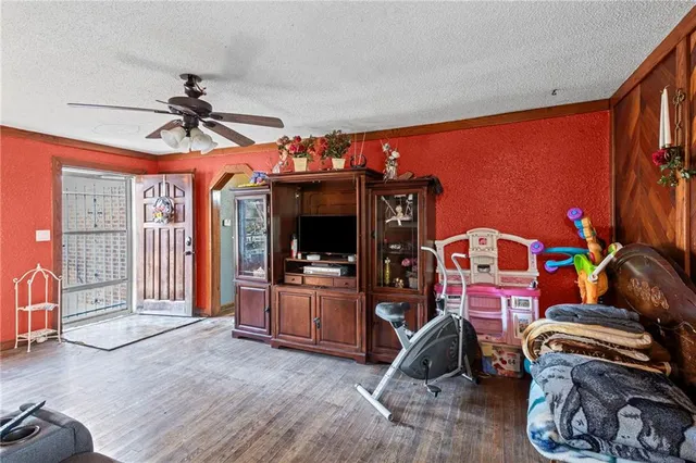 $185,000 | 6502 Leavenworth Road, Kansas City, KS 66104