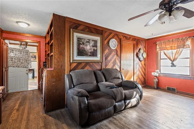 $185,000 | 6502 Leavenworth Road, Kansas City, KS 66104