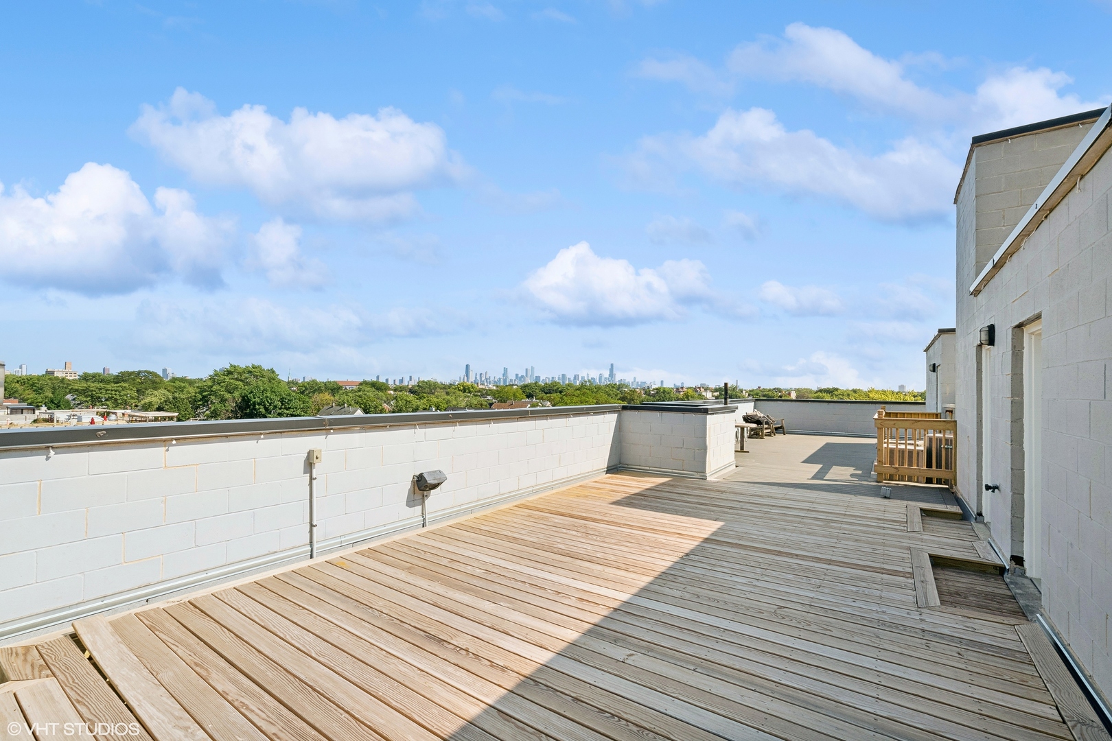 2207 West Roscoe Street, Unit 3E Chicago, IL 60618 - Photo 22 of 25 a view of a lake with outside view