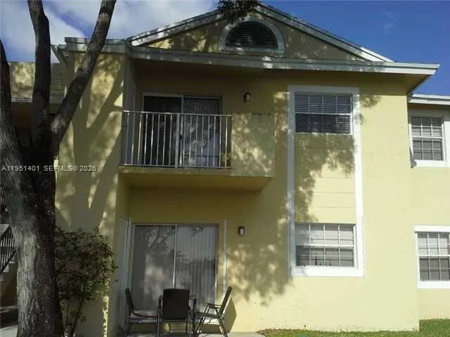 $2,300 | 2061 Northwest 96th Terrace, Unit 12P, Pembroke Pines, FL 33024