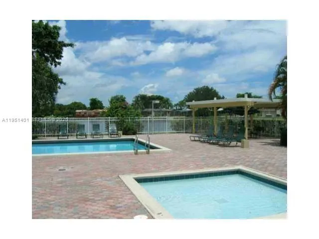 $2,300 | 2061 Northwest 96th Terrace, Unit 12P, Pembroke Pines, FL 33024