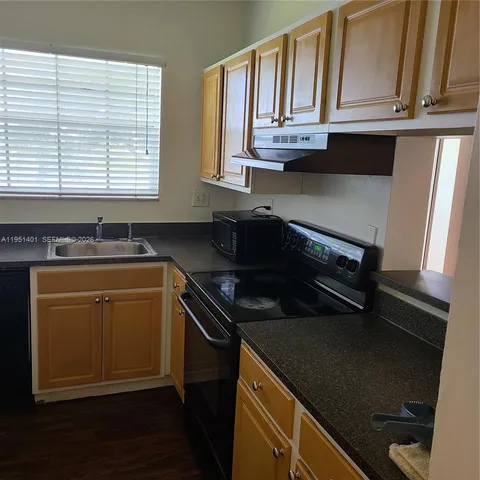 $2,300 | 2061 Northwest 96th Terrace, Unit 12P, Pembroke Pines, FL 33024