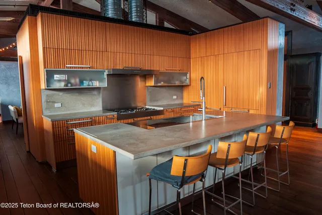 $3,500,000 | 174 West Magnolia Street, Pinedale, WY 82941