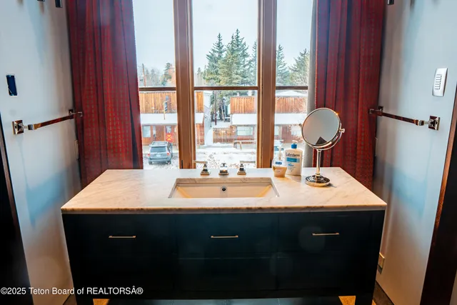 $3,500,000 | 174 West Magnolia Street, Pinedale, WY 82941