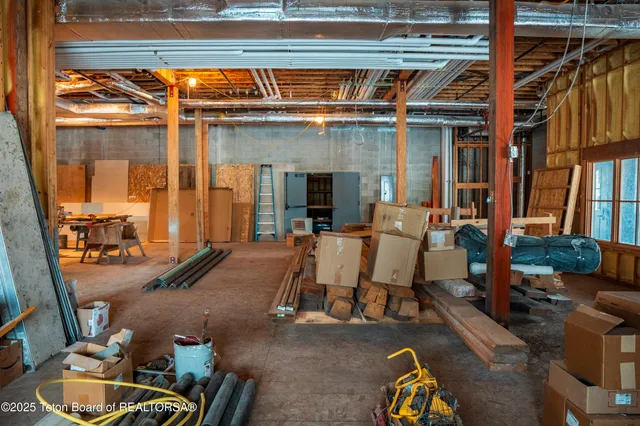 $3,500,000 | 174 West Magnolia Street, Pinedale, WY 82941