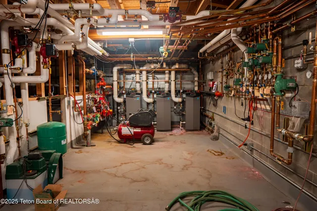 $3,500,000 | 174 West Magnolia Street, Pinedale, WY 82941