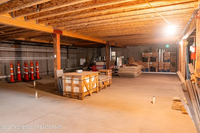 $3,500,000 | 174 West Magnolia Street, Pinedale, WY 82941