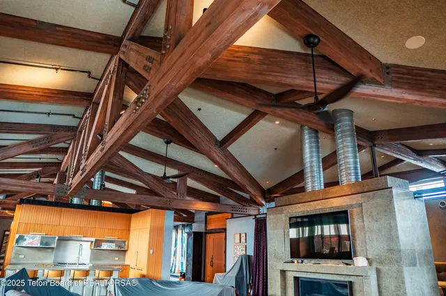 $3,500,000 | 174 West Magnolia Street, Pinedale, WY 82941