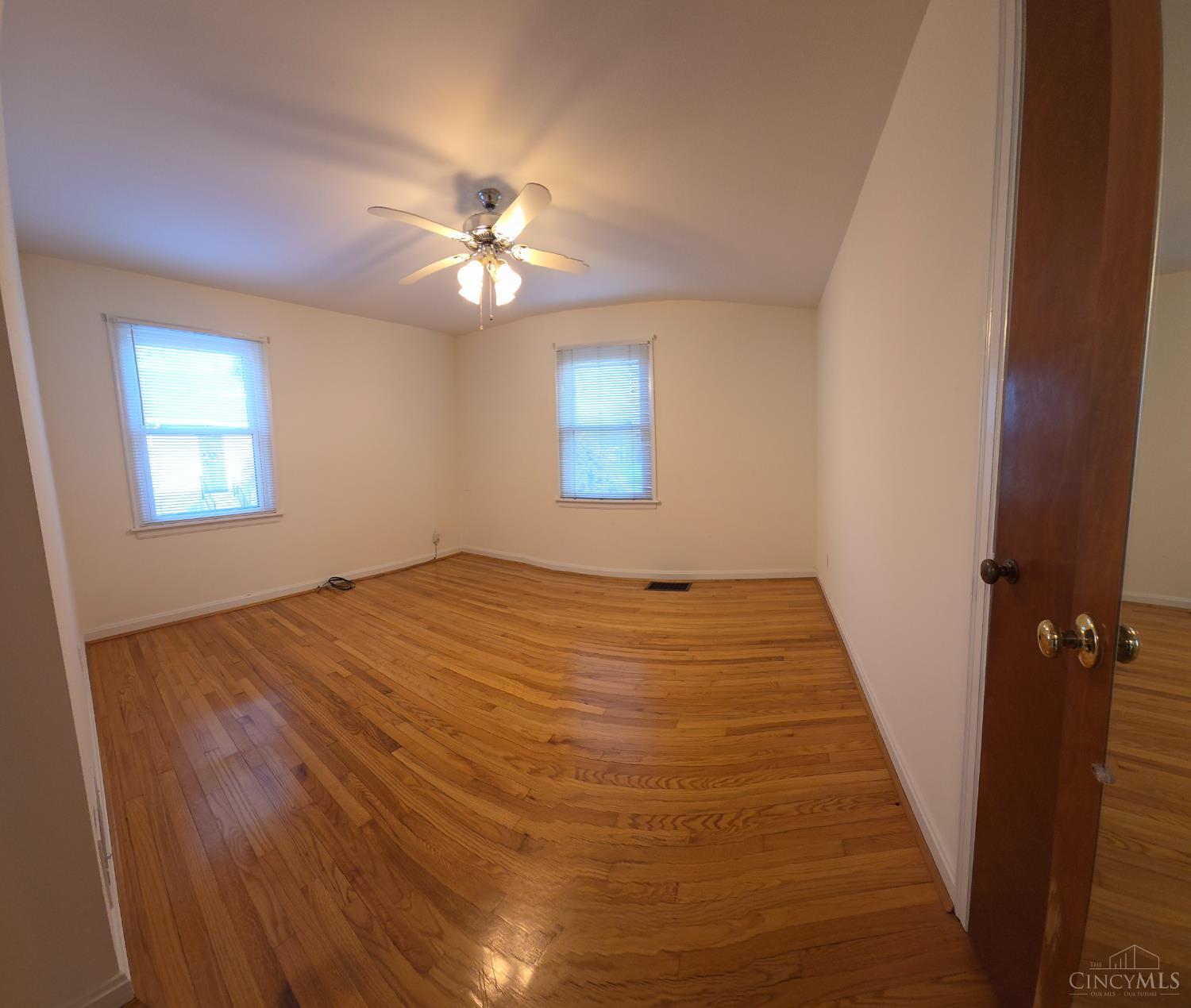 8240 Camargo Road Madeira, OH 45243 - Photo 15 of 32
