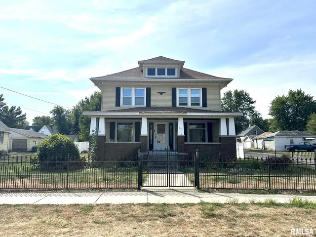 $88,000 | 502 East Broadway, Astoria, IL 61501