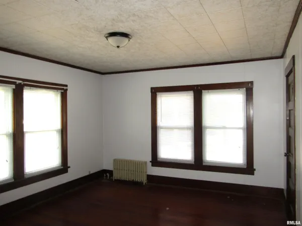 $88,000 | 502 East Broadway, Astoria, IL 61501