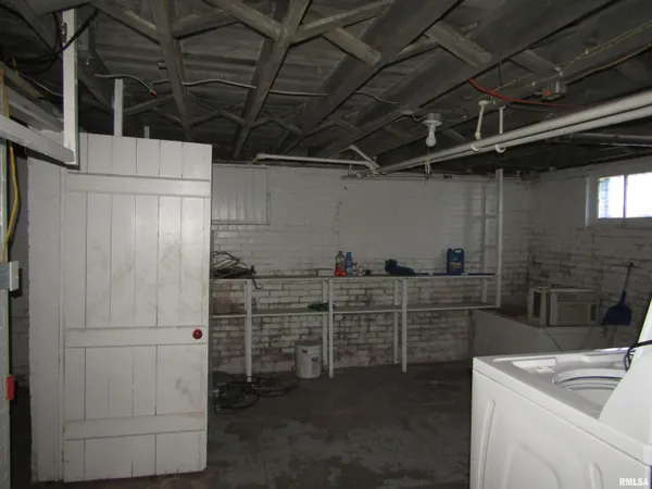 $88,000 | 502 East Broadway, Astoria, IL 61501