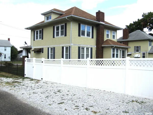 $88,000 | 502 East Broadway, Astoria, IL 61501