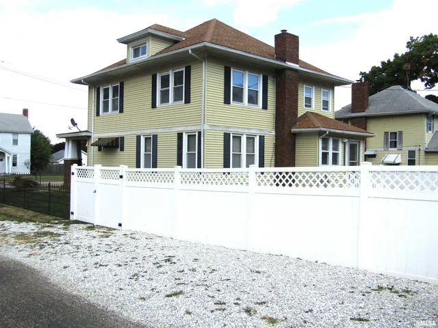 $88,000 | 502 East Broadway, Astoria, IL 61501