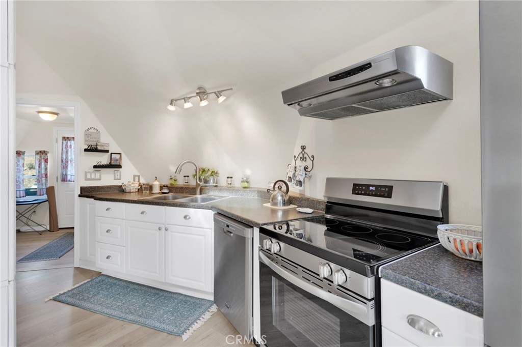 8322 Lebec Road Pinon Hills, CA 92372 - Photo 12 of 53