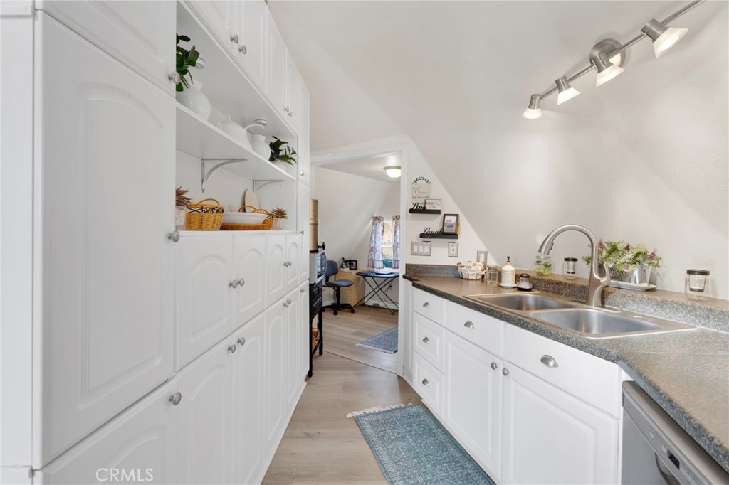 8322 Lebec Road Pinon Hills, CA 92372 - Photo 13 of 53