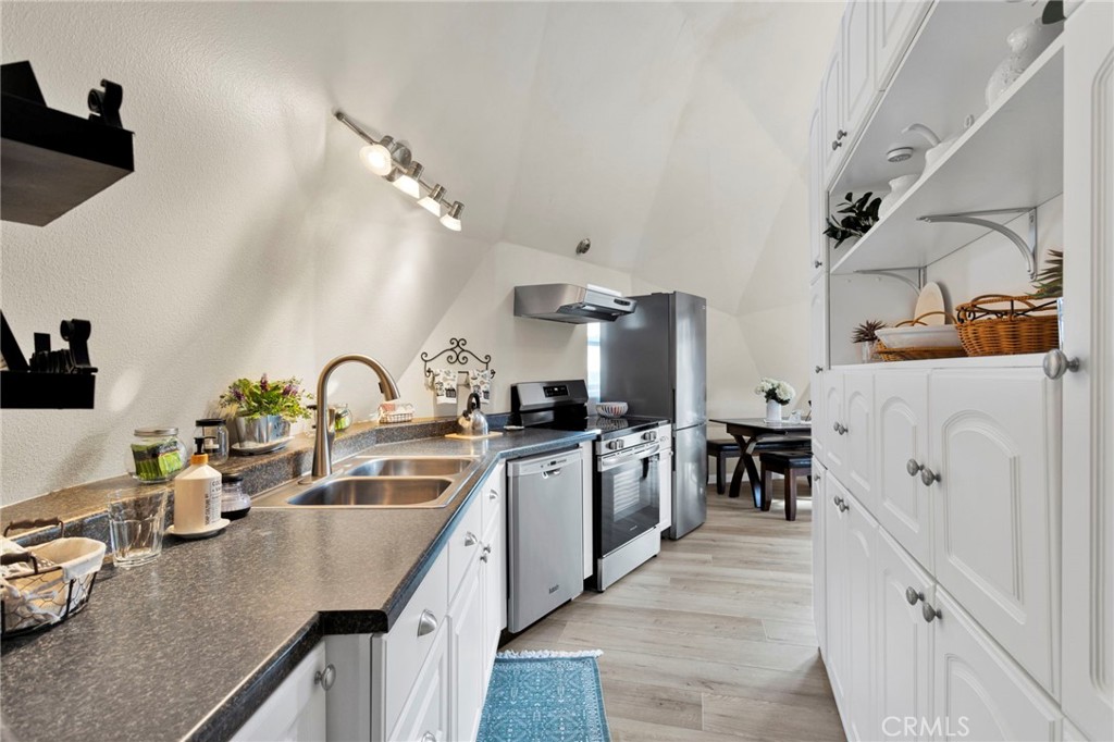 8322 Lebec Road Pinon Hills, CA 92372 - Photo 14 of 53