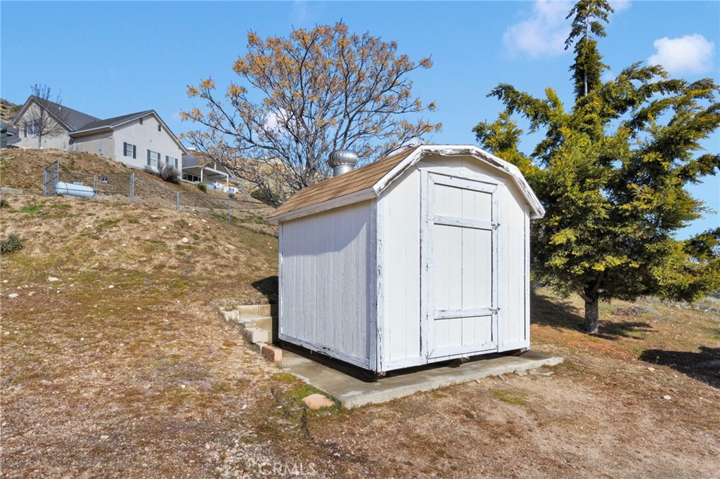 8322 Lebec Road Pinon Hills, CA 92372 - Photo 4 of 53