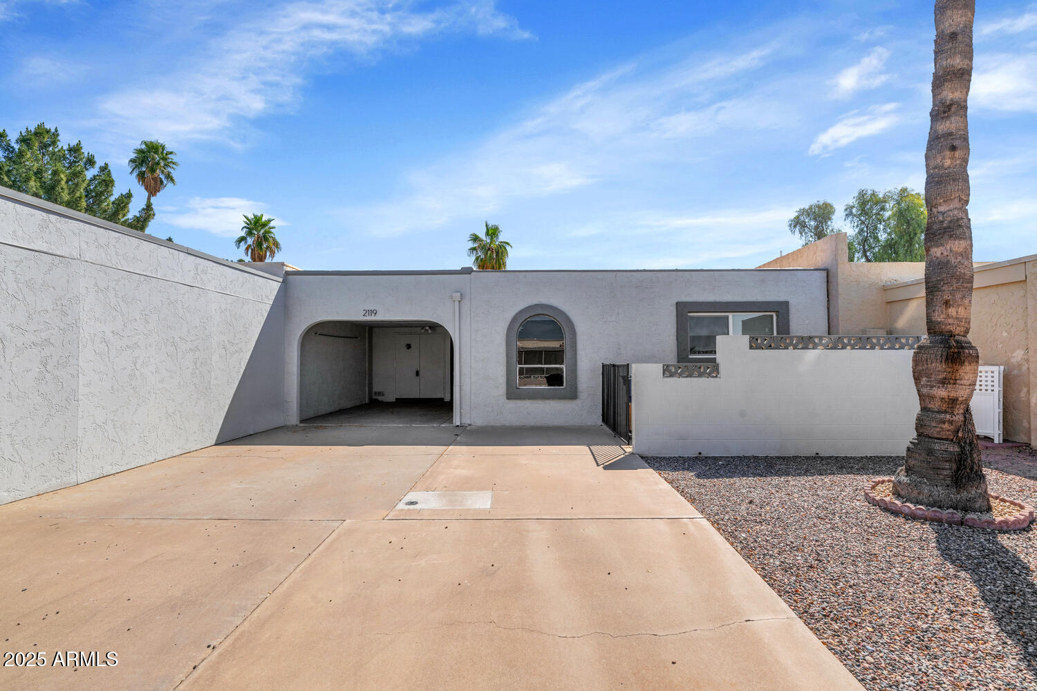 2119 N Recker-001-010-1500x1000