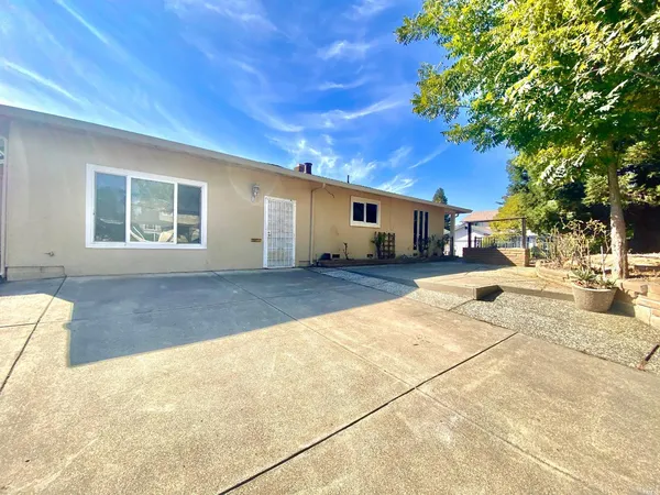 $3,250 | 723 Brookside Drive, Vacaville, CA 95688