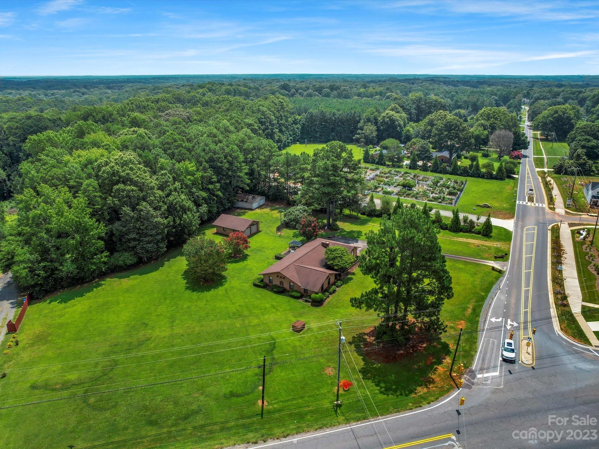 13101 Phillips Road Matthews, NC 28105 - Photo 37 of 45