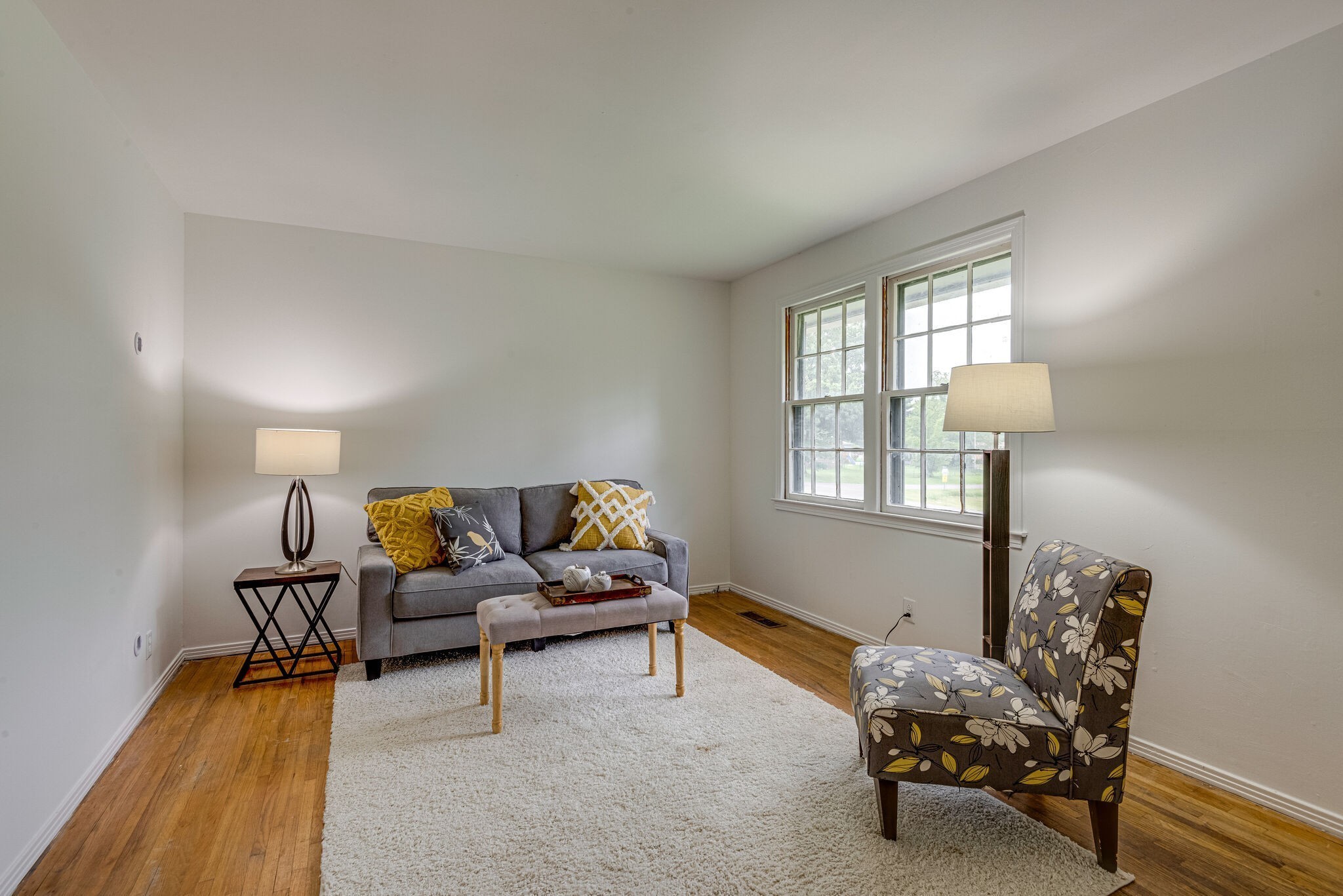 108 Chestnut Drive Dickson, TN 37055 - Photo 4 of 25 a living room with furniture and a window