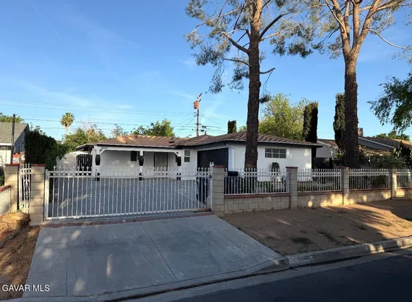 $2,900 | 38638 31st Street East, Palmdale, CA 93550