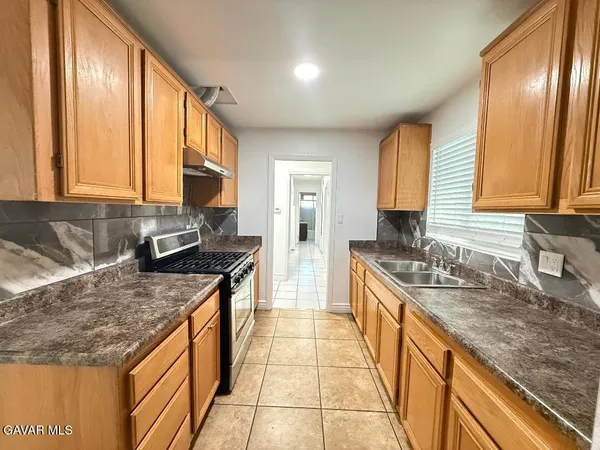 $2,900 | 38638 31st Street East, Palmdale, CA 93550