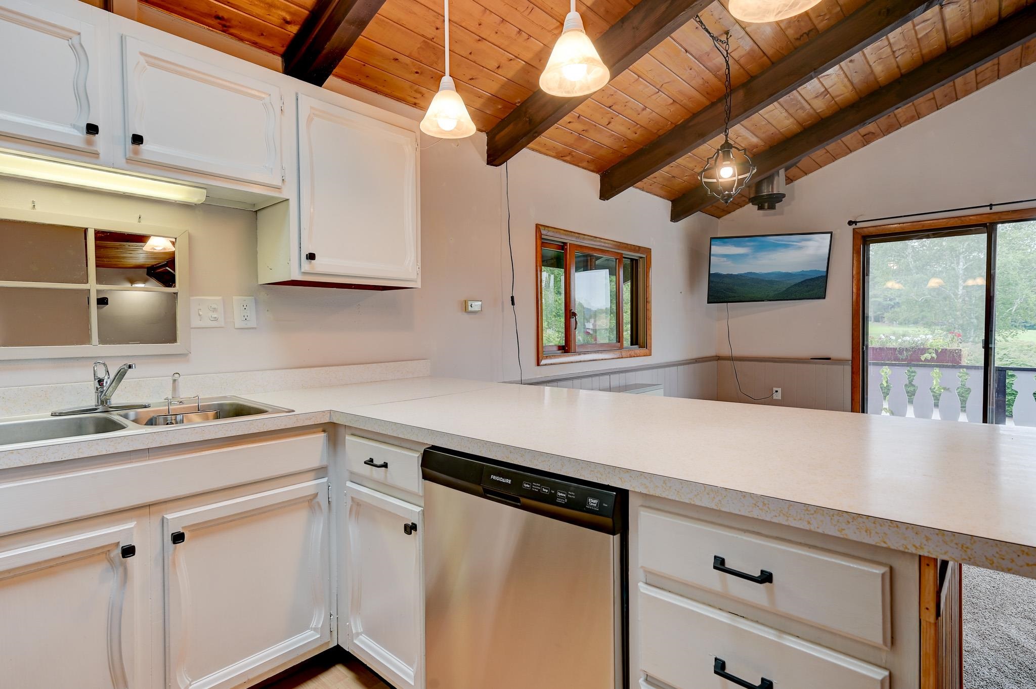 44 Linderhof Golf Course Road, Unit 7 Bartlett, NH 03838 - Photo 3 of 31 Gallery Image 3