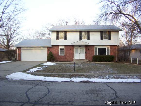 325 Astoria Road Springfield, IL 62704 - Photo 1 of 9