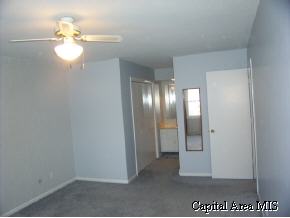 325 Astoria Road Springfield, IL 62704 - Photo 5 of 9