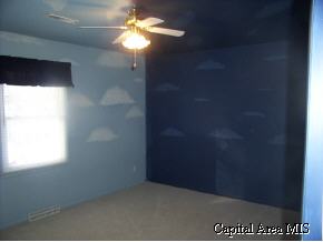 325 Astoria Road Springfield, IL 62704 - Photo 7 of 9