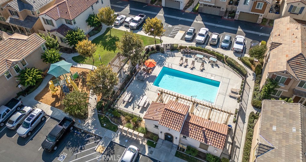 646 South Fillmore Avenue Rialto, CA 92376 - Photo 40 of 46 an aerial view of a house having outdoor space
