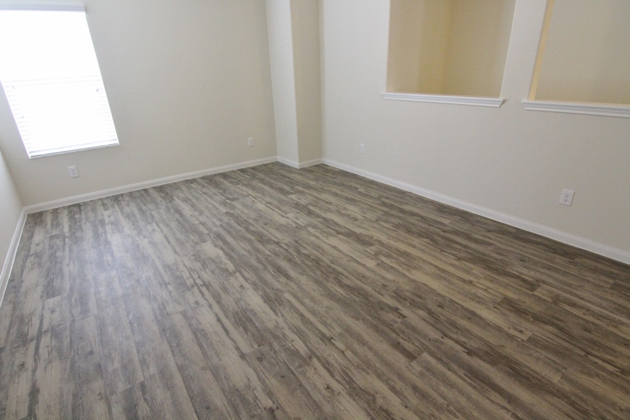 5454 Quail Cove Lane Houston, TX 77053 - Photo 6 of 8 Photos may be representative of the floor plan and not the exact home. Finishes, layout, and features of the actual property for lease may vary.