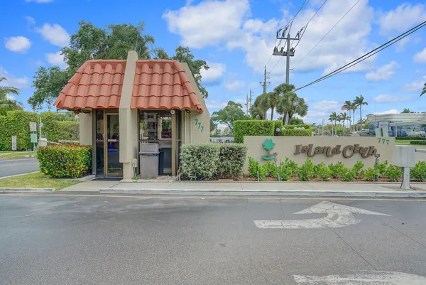 $225,000 | 777 South Federal Highway, Unit 301E, Pompano Beach, FL 33062