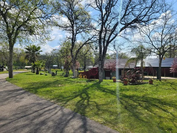 $395,000 | 33323 Buttercup Lane, Squaw Valley, CA 93675